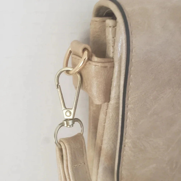 Ecosse Tan  Medium Womans CrossBody Bag. - Picture 4 of 11
